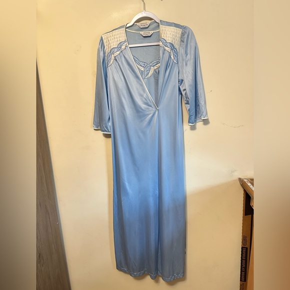 Vintage Vanity Fair Small Pink Nylon Nightgown Peignoir Set Robe Long Length USA - Picture 1 of 12